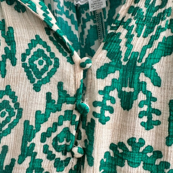 Green and tan blouse size 2x - Picture 7 of 7